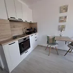 Sweet Tiny House-central 瓦爾納