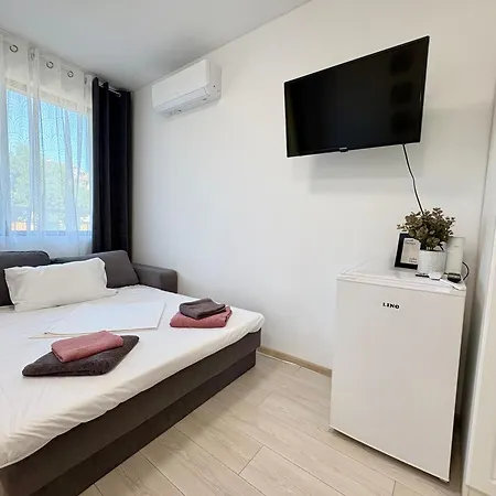 Sweet Tiny House-central