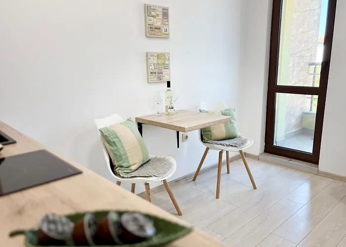 Sweet Tiny House-central