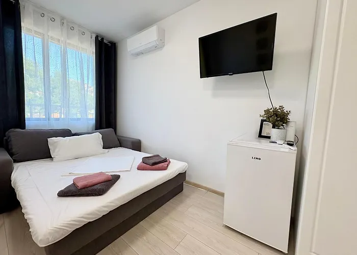 Sweet Tiny House-central