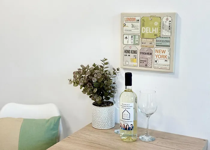 Sweet Tiny House-central *